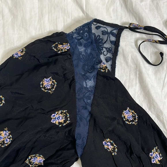 Free People Women's Mockingbird Floral Lace Plunge Mini Dress size 4 Punk Goth - Picture 7 of 15